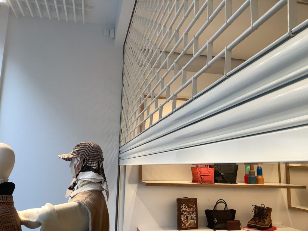 Tube and Link Shutter